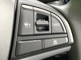 【アダプティブクルーズコントロール】高速道路での長距離走行が楽に！！自動で速度を保つクルーズコントロールが、衝突軽減システムと連携し、前方の車両を感知して車間を保つように速度調節してくれます！！