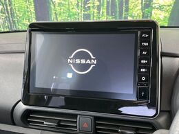 【ディスプレイオーディオ】お手持ちのスマートフォンとの連携で、ナビや音楽再生など各種アプリを使用可能。スマホに近い感覚でお使いいただけます♪