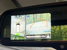 【アラウンドビューモニター】専用のカメラにより、上から見下ろしたような視点で360度クルマの周囲を確認することができます☆死角部分も確認しやすく、狭い場所での切り返しや駐車もスムーズに行えます。