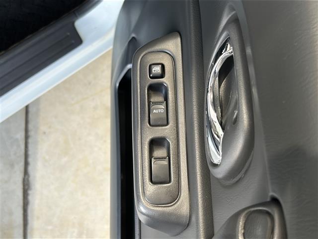 店舗にて現車の確認もいただけますので、お電話で在庫のご確認の上、是非ガリバー黒部店までご来店くださいませ！！！