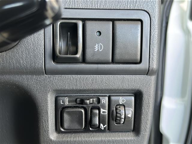 店舗にて現車の確認もいただけますので、お電話で在庫のご確認の上、是非ガリバー黒部店までご来店くださいませ！！！