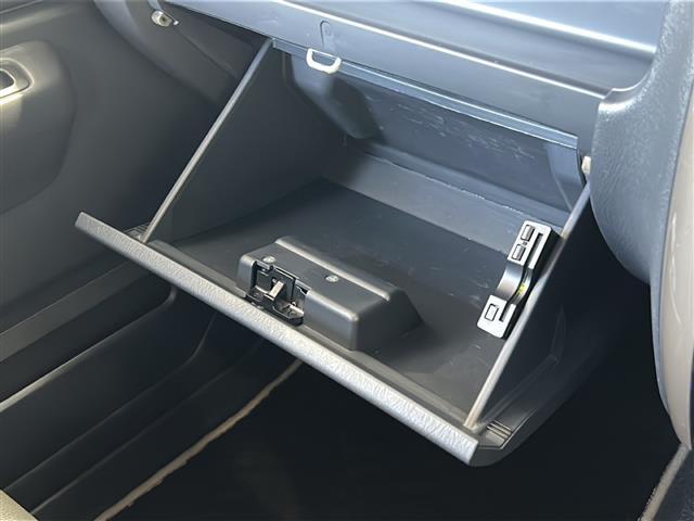 店舗にて現車の確認もいただけますので、お電話で在庫のご確認の上、是非ガリバー黒部店までご来店くださいませ！！！
