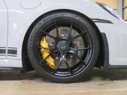 ポルシェ セラミック コンポジット ブレーキ（PCCB）　20/21インチ 911 GT3 ホイール（サテン ブラック塗装）