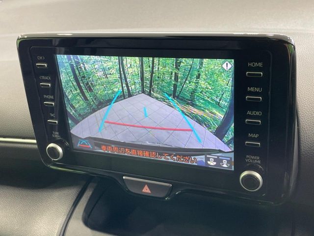 【バックカメラ】駐車時に後方がリアルタイム映像で確認できます。大型商業施設や立体駐車場での駐車時や、夜間のバック時に大活躍！運転スキルに関わらず、今や必須となった装備のひとつです！