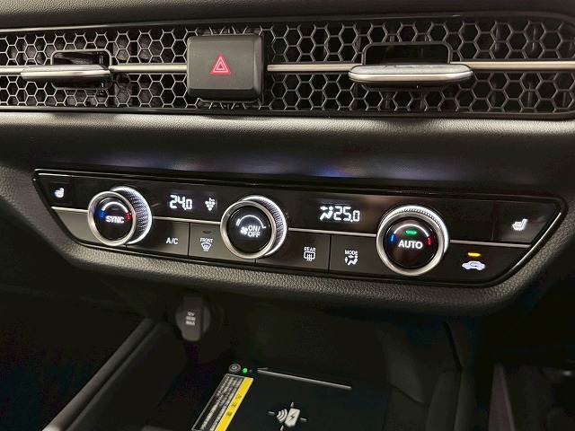 【オートエアコン】車内温度をセンサーが感知してご希望の車内温度になるよう、風量も自動で調整してくれます☆
