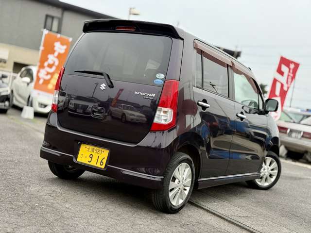 リア側です。キズ凹み無くきれいな状態です。写真の通りのものです、現車確認して見てください。