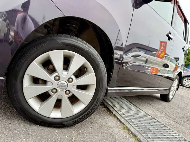 純正です。ホイールはきれいな状態です。