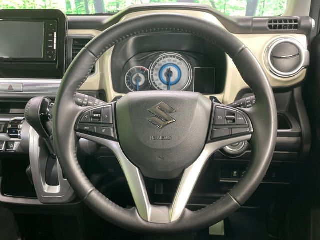 【純正革巻きステアリング】上質な革を使用することで、手にしっかり馴染みとても運転しやすいハンドルです♪