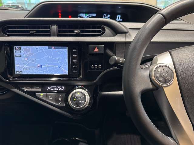 このハンドルを握った時に、車を所有している優越感を味わえますね