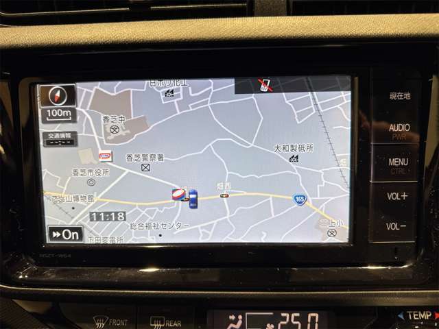 【純正ナビゲーション】フルセグTVありです。長距離ドライブも退屈しません！