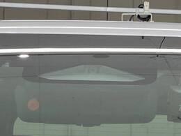 【トヨタセーフティセンス】走行中に前方の車両等を認識し、衝突しそうな時は警報とブレーキで衝突回避と被害軽減をアシスト。より安全にドライブをお楽しみいただけます。