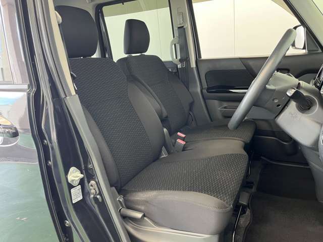 車を運転する際には運転席の存在は欠かせません。しっかりとチェックしたいポイントですね。