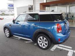 徳島県にて輸入車ディーラーを30年以上運営してきた『ノヴィルグループ』ならではの、安心整備（バッテリー新品交換など）にてお客様にご納車させて頂きます。