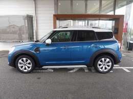 経験豊かなメカニックによる整備でお車自体の状態はもちろん、商品展示前に社内『商品化センター』にて内・外装共に良質な状態に磨き上げ、お車をご提供出来る様、運営しております。