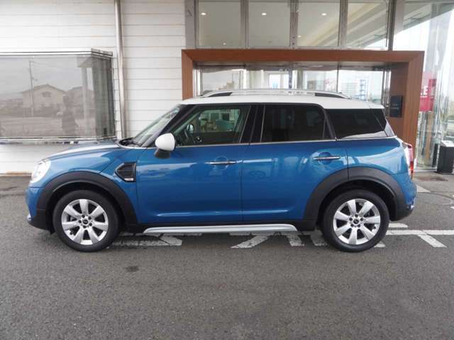 経験豊かなメカニックによる整備でお車自体の状態はもちろん、商品展示前に社内『商品化センター』にて内・外装共に良質な状態に磨き上げ、お車をご提供出来る様、運営しております。