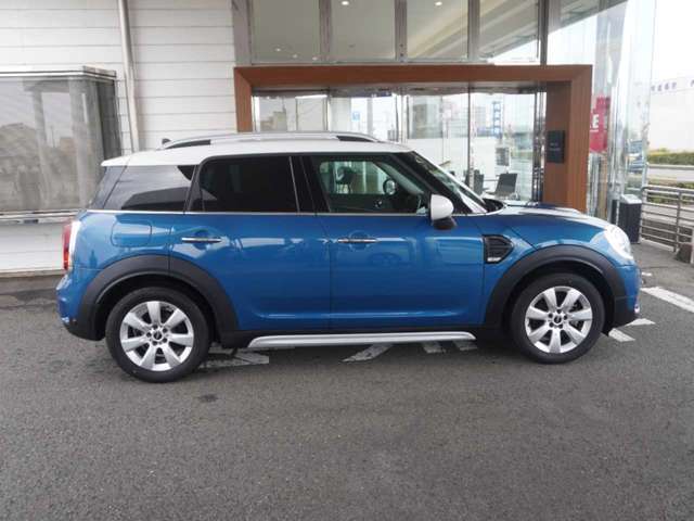 経験豊かなメカニックによる整備でお車自体の状態はもちろん、商品展示前に社内『商品化センター』にて内・外装共に良質な状態に磨き上げ、お車をご提供出来る様、運営しております。