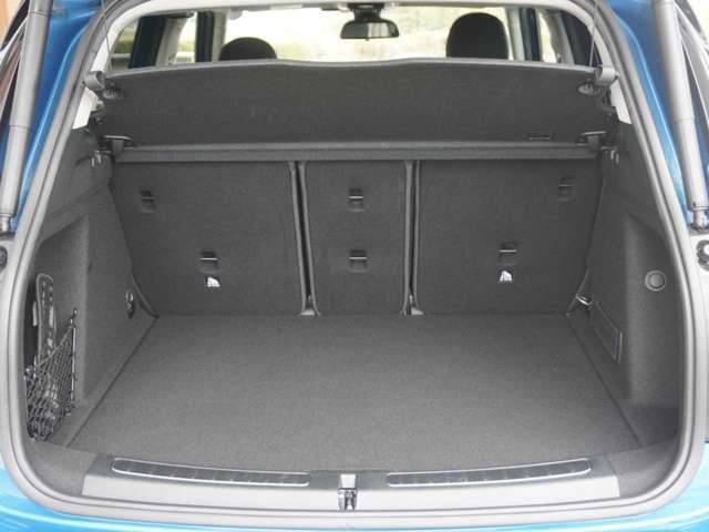 経験豊かなメカニックによる整備でお車自体の状態はもちろん、商品展示前に社内『商品化センター』にて内・外装共に良質な状態に磨き上げ、お車をご提供出来る様、運営しております。