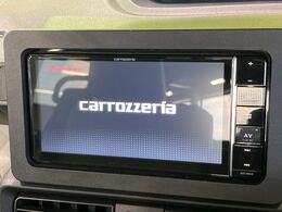 【ナビゲーション】目的地までしっかり案内してくれる使いやすいナビ。Bluetooth接続すればお持ちのスマホやMP3プレイヤーの音楽を再生可能！毎日の運転がさらに楽しくなります！！