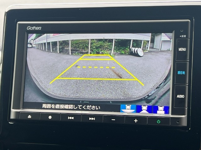 バックで駐車するのは苦手・・・。というそんなあなたでもご安心していただけるハズ！！安心のバックモニター付です☆
