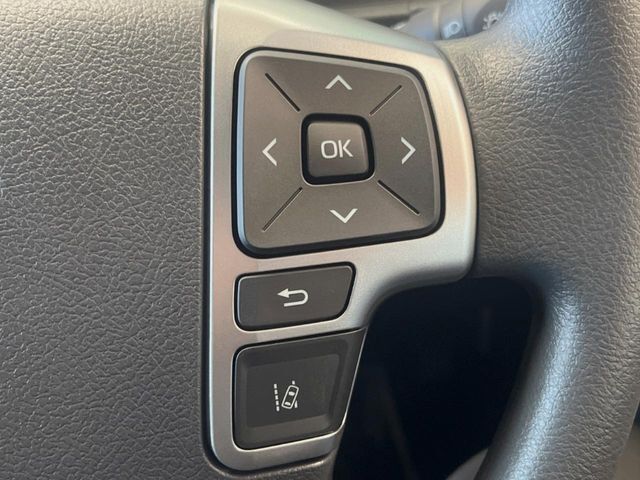 【トヨタセーフティセンス】走行中に前方の車両等を認識し、衝突しそうな時は警報とブレーキで衝突回避と被害軽減をアシスト。より安全にドライブをお楽しみいただけます。
