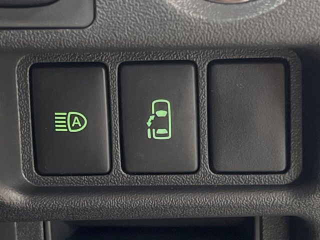 【パワースライドドア】スマートキーや運転席のスイッチでスライドドアの開閉が可能♪電動だから力を入れてドアを開ける必要が無く、小さいお子様でも、重い荷物を持っている時もラクに開け閉めできます♪