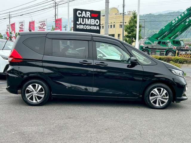 お申し付け頂ければ指定箇所の写真もお送りいたしております。遠方で現車をご覧になれない方は特に、メール、お電話にて、お気軽にお問い合わせくださいませ。