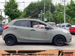 【御成約サービス】ご納車前に内外装の仕上げはもちろん、エンジンオイル・オイルフィルターの無償交換を実施しております。ご希望に合わせて追加の整備や消耗部品の事前交換やカスタムも承ります。