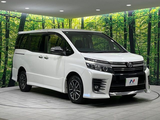 大好評のボディコーティング「弾スプラッシュコート」もご納車までに施工可能。通常のガラスコートと異なる、耐久年数6年の無機質ガラスコーティングが、ボディをキレイな状態に保ってくれます。