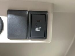 【シートヒーター】寒い日に重宝するシートヒーター！エアコンより早く温まってくれるので寒がりの人も安心ですね♪エアコンの温風は乾燥するから苦手、という方にもをおすすめです。