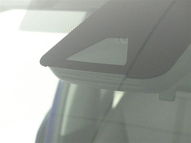 サポカーは、高齢運転者を含めたすべてのドライバーによる交通事故の発生防止・被害軽減対策の一環として、国が推奨する新しい自動車安全コンセプトです。詳しくは販売店スタッフまでおたずねください。