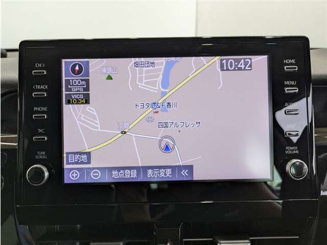 純正ナビを装備。タッチパネル式で使いやすく、お出かけもラクラクです。