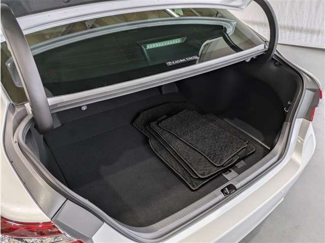 トランクルームもしっかりとしたスペースが御座いますよ！　意外と奥行きが深くかなりの量のお荷物を積み込むことが出来ます！