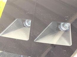 【スマートアシスト】走行中に前方の車両等を認識し、衝突しそうな時は警報とブレーキで衝突回避と被害軽減をアシスト。より安全にドライブをお楽しみいただけます。