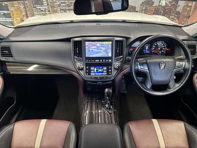 大阪府枚方市にセダン・SUVを中心に『お値打ち価格』で展示している良質中古車専門店です。事故歴修復歴なしの車両限定で取り扱い！。関西地域で最もお得な価格かつ最良質車をご提供できるよう努めております。