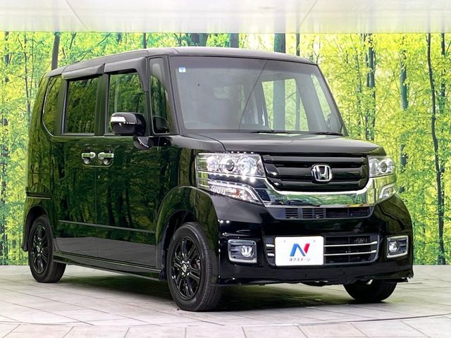 大好評のボディコーティング「弾スプラッシュコート」もご納車までに施工可能。通常のガラスコートと異なる、耐久年数6年の無機質ガラスコーティングが、ボディをキレイな状態に保ってくれます。