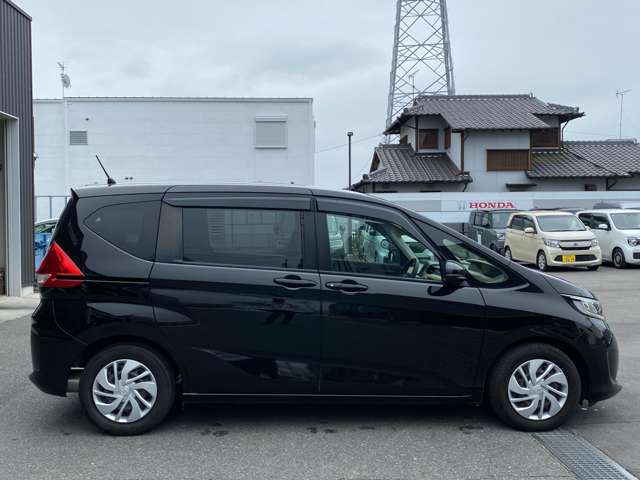 Hondaのミニバンは低重心です。室内の居住空間は大事ですが、運転する楽しさや喜びも実感できる車となっております。空気抵抗時が低ければ燃費性能も向上しますよね。
