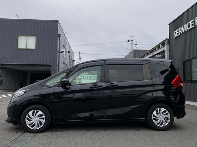 総額の表示ですが、東三河地区の登録、当店での納車になります。県内でも名古屋地区の方は諸費用が加算、県外の方は陸送費用、行政書士費用などが必要です。