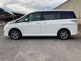 数ある販売店の中から、当店の展示車両をご覧いただきまして誠にありがとうございます。ぜひ最後までご覧くださいませ。