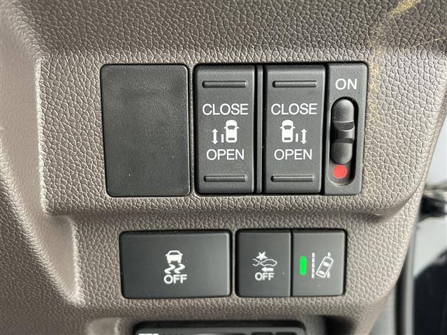 【運転席操作部】快適なドライブを楽しむための機能が装備されています！運転席から触れるので、使いやすいです！除菌プランいれていただくと、さらに清潔で安心していただけます！