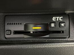 【ETC】高速道路の料金所をストレスなく通過！話題のスポットやサービスエリアに多い「スマートIC」利用時は必須のアイテムです。当店でセットアップを実施、ご納車当日からすぐにご利用いただけます！