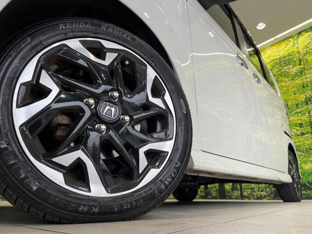 【純正15インチアルミホイール】外観にマッチした純正アルミホイールを装着しております。各種社外アルミホイールや、スタッドレスタイヤも取扱いしております。是非ご相談ください♪