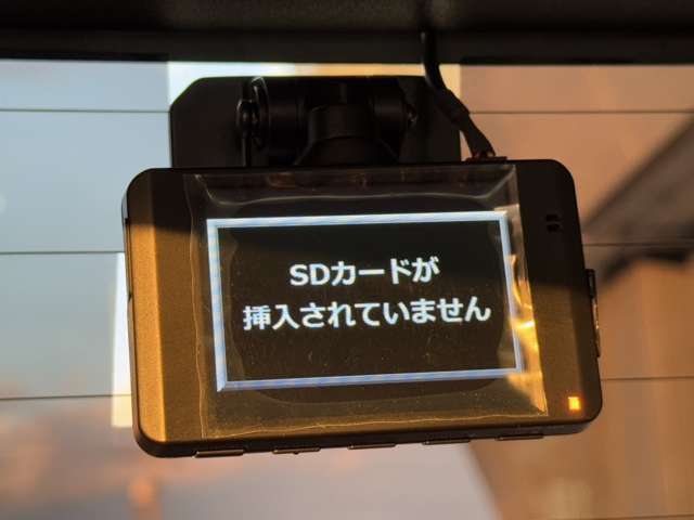 後席ドラレコ☆社外品が取り付けられております☆HDR103の型番タイプ☆　※SDカードを別途ご購入頂く可能性もございます！