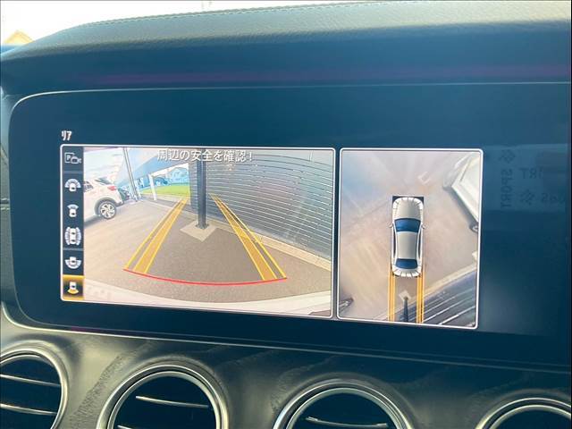 【パノラミックビューモニター】を装備しております。全周囲カメラで危険察知。狭い駐車場でも安心して駐車できますね。