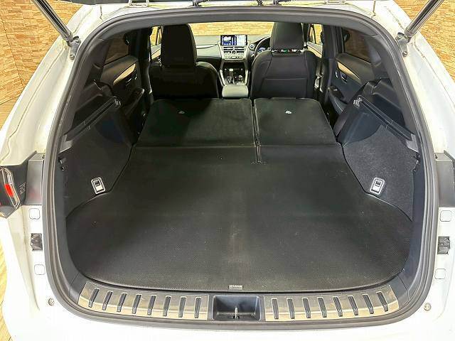 ☆全車修復歴なし！鑑定付きの良質なお車のみを厳選して展示中☆第3者機関の認定付き車ですので、遠方の方でも、安心してご検討いただけます。