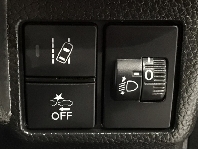 ホンダが推し進める総合先進安全装備のセンシング搭載！　衝突や斜線はみだしなどの危険が予測される時、センサーが警告。ヒューマンエラーを高度先進技術が補完してくれます。