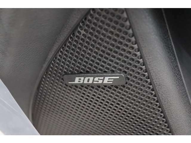 【BOSEサウンド】車種ごとにベストなシステムを用意し、車両の開発段階から音響を突き詰めるBOSE。シート素材の違いによってもセッティングを変更するという、BOSEならではのきめ細やかな音響です。