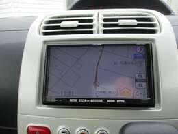 社外品のナビ付きです。