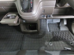 車内もクリーニング済みです。