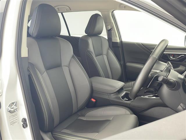 【運転席】座り心地が良いシートなので長時間の運転でも快適にお過ごしいただけます。新品のフロアマットのご注文も可能です。掲載箇所以外にご希望の写真がございましたらお気軽にお問い合わせ下さい。