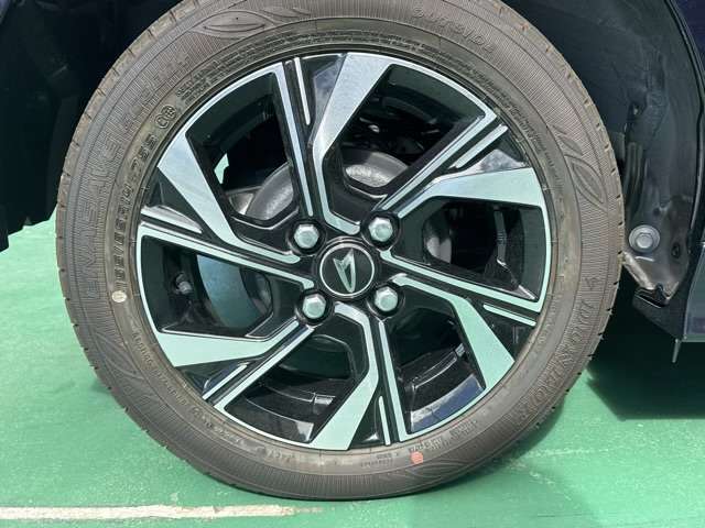 ★納車前に、専属のクリーニングスタッフが、ピッカピカにクリーニングして納車いたします！もちろん、ピッカピカの状態でお渡しするクリーニング費用も支払総額に含まれています！